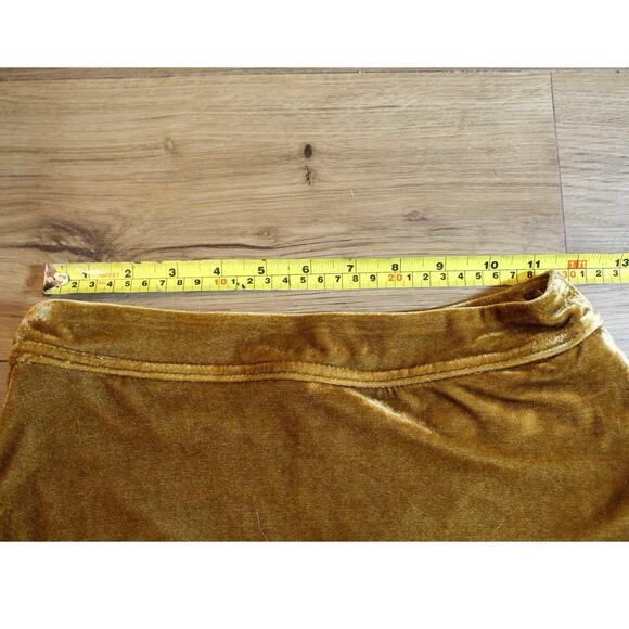 Urban Outfitters Gold Velvet Mini Skirt Women’s XS | Fall | Thanksgiving - Picture 5 of 7